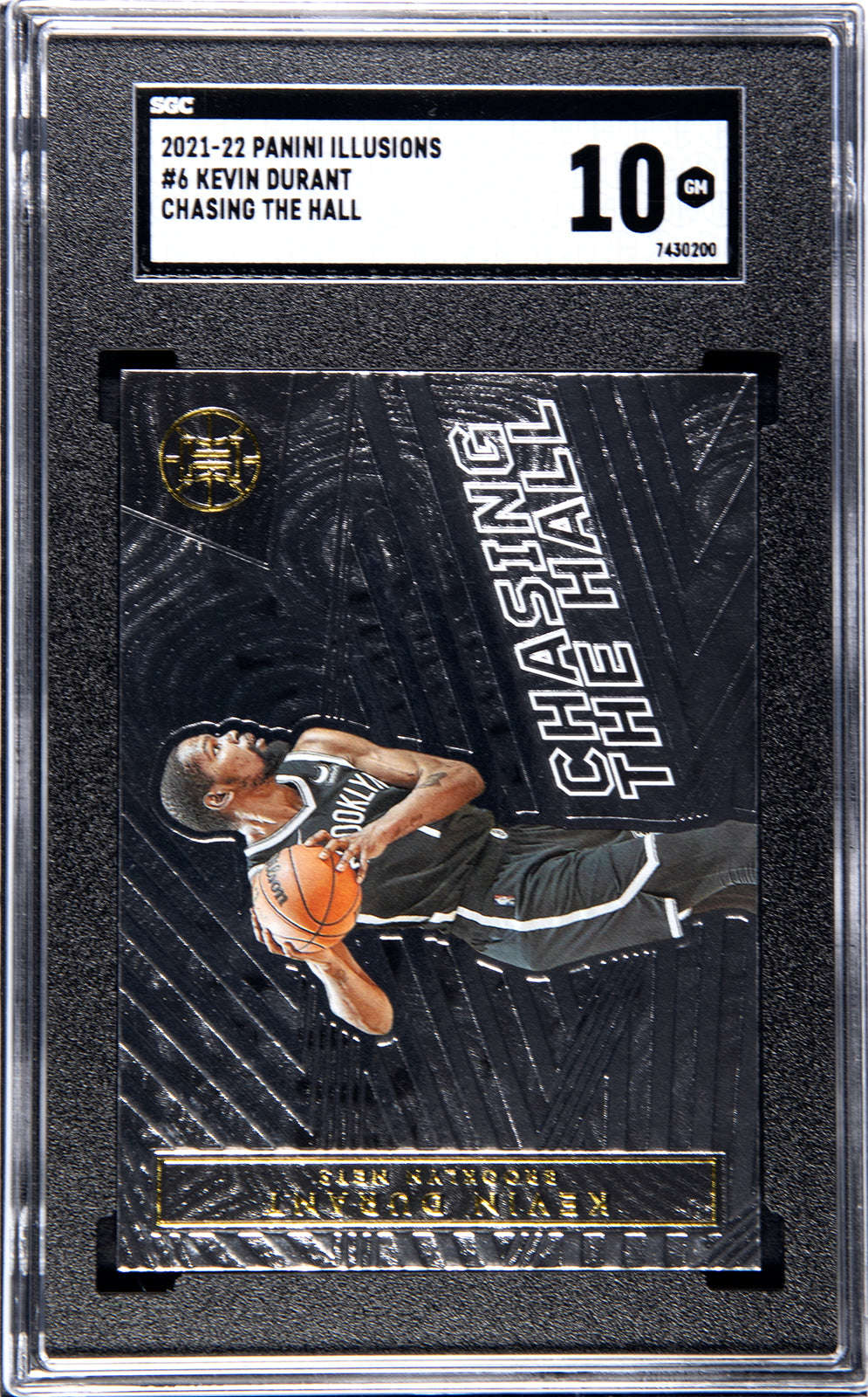 durant_kevin_2021-22_panini_illusions_6_kevin_durant_chasing_the_hall_sgc-grade-10_auth-7430200